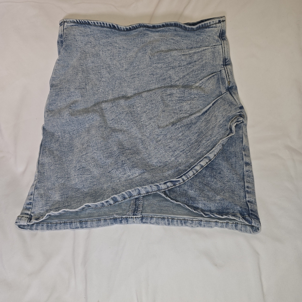 SHEIN Light Blue Denim Mini Skirt - Picture 3 of 6